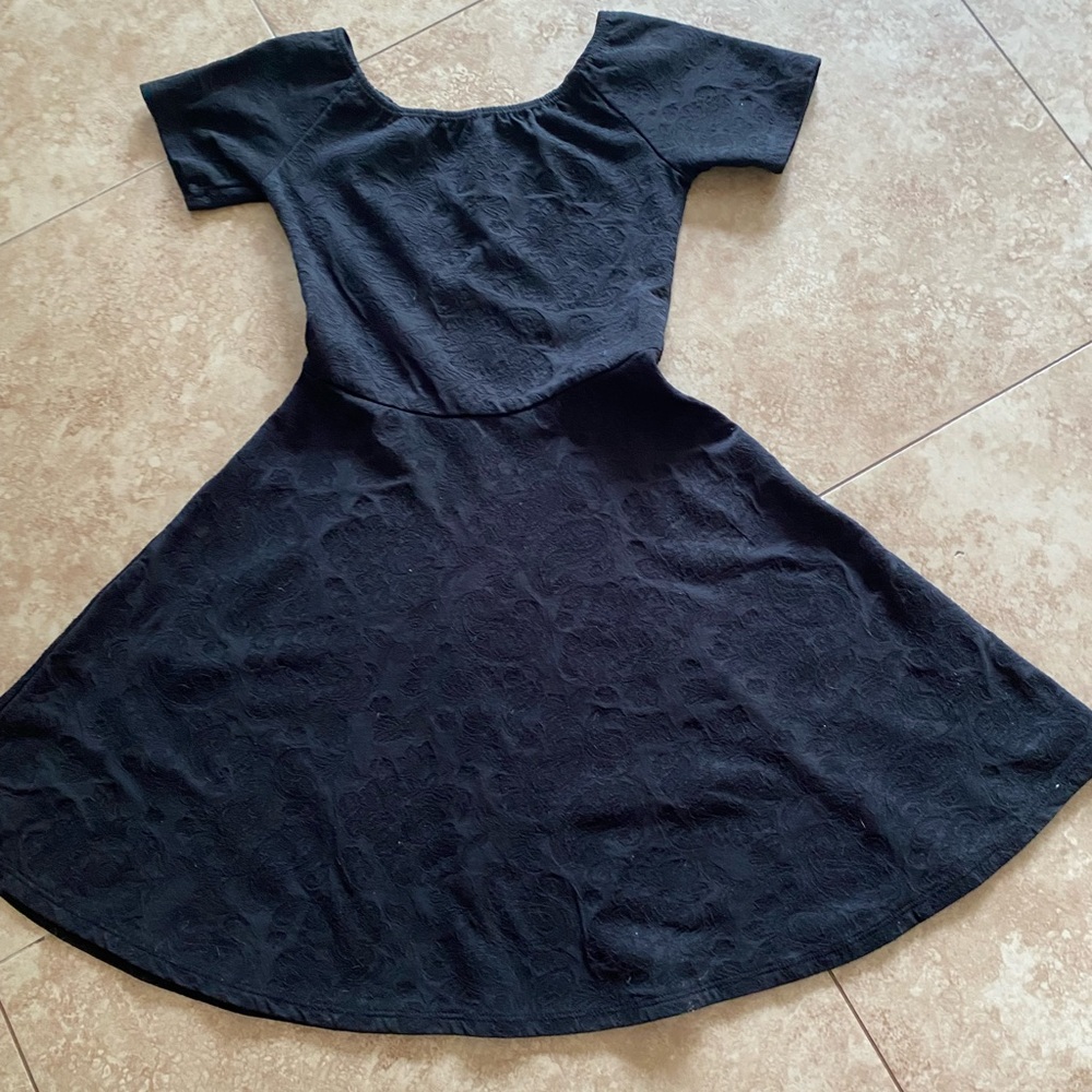 ❤️🔥BLACK SHORT FLOWEY DRESS🔥❤️